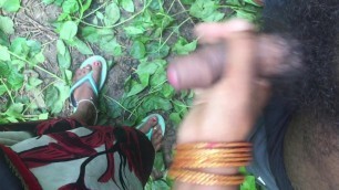 Desi girl handjob in jungle