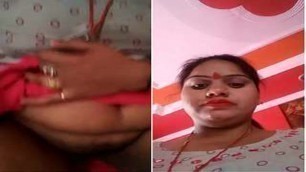 Horny Desi Girl Showing Her Pussy