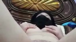 Arabian wife in niqab  masturbate