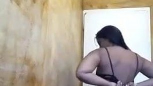 Sri lankan Young Girls Remove her clothes