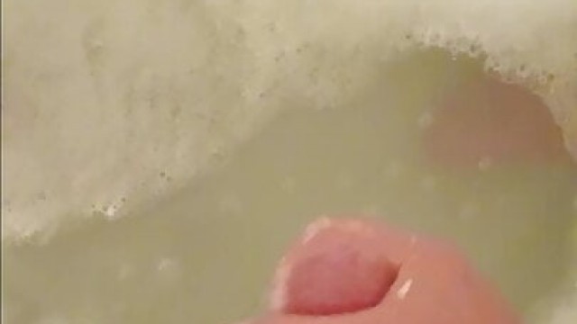 Dirty old man jerking off in the tub